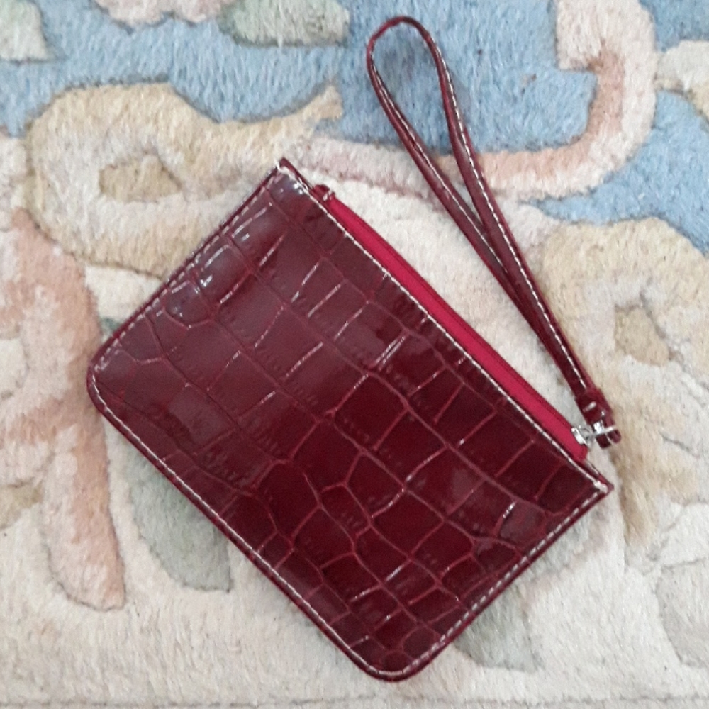 *Host Pick*Gorgeous burgundy wristlet - Picture 7 of 8